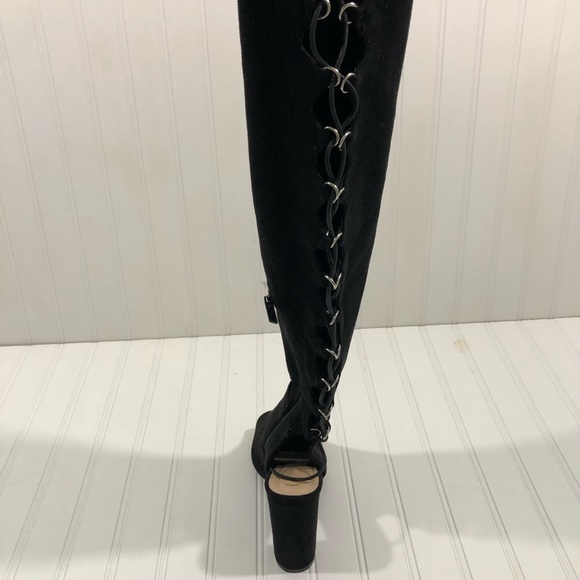 New Elegant Collection Black Boots - Picture 10 of 11